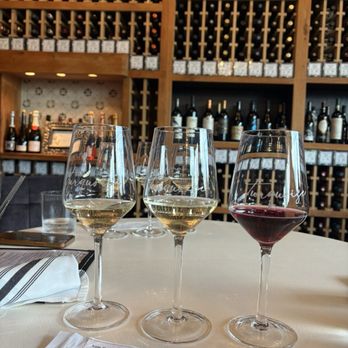 Turquoise Wine Bar - Amber wine flight - Wine Bars Near Me - Phoenix, Arizona