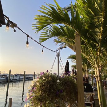 Beach Tavern - Beautiful scenery - New American Near Me - Monmouth Beach, New Jersey