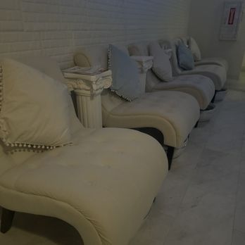 Echelon Day Spa - Waiting room - Nail Salons Near Me - Edmond, Oklahoma Echelon Day Spa - Waiting room - Nail Salons Near Me - Edmond, Oklahoma