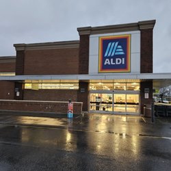 ALDI - Front of ALDI