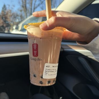 Gong Cha Dublin - Strawberry milk tea with pearls was good - Bubble Tea Near Me - Dublin, California