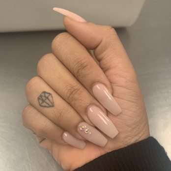 LV Nails And Spa - Nude Dip Powder w/ Rhinestones. - Nail Salons Near Me - Los Alamitos, California