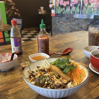 Yummy Jungle - V1 noodle salad and A2 wanton soup - Vietnamese Near Me - Spring, Texas Yummy Jungle - V1 noodle salad and A2 wanton soup - Vietnamese Near Me - Spring, Texas