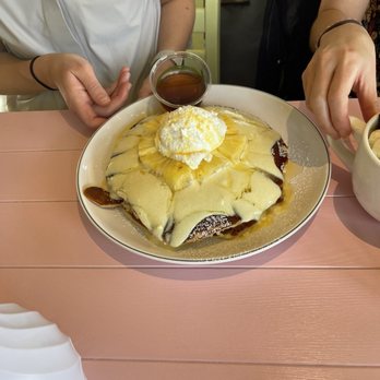 Cafe Morey's - Lilikoi pineapple pancakes - American Near Me - Honolulu, Hawaii Cafe Morey's - Lilikoi pineapple pancakes - American Near Me - Honolulu, Hawaii