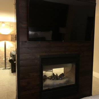 Ironworks Hotel - Hotels Near Me - Beloit, Wisconsin