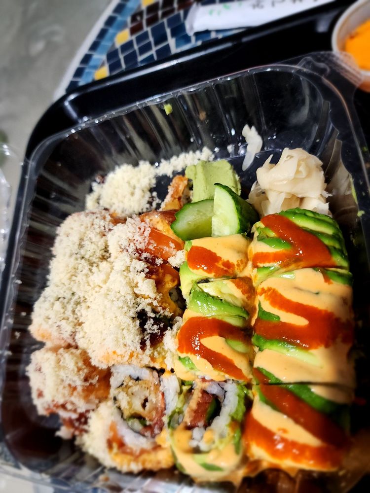 Mr. Sushi & Mrs.Roll Logo