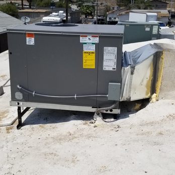 Airshield Heating & Cooling - this is on the same house. A 2.5 ton Rheem heat-pump with a clean curb. more uniformed and far more efficient. - Heating & Air Conditioning/HVAC Near Me Airshield Heating & Cooling - this is on the same house. A 2.5 ton Rheem heat-pump with a clean curb. more uniformed and far more efficient. - Heating & Air Conditioning/HVAC Near Me