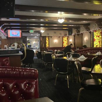 Barone's - Dining room - Italian Near Me - Valley Glen, California