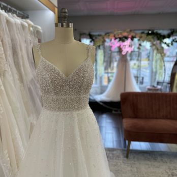 Rina's Bridal Boutique - Bridal Near Me - Jackson, Tennessee