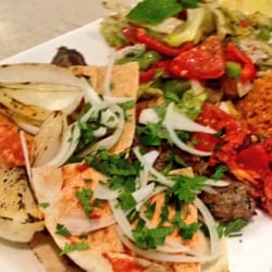 Amaken - Grillades mixtes et salades