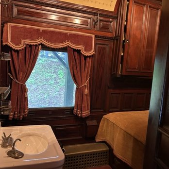 SHELBURNE MUSEUM - Train car - Cultural Center Near Me - Shelburne, Vermont