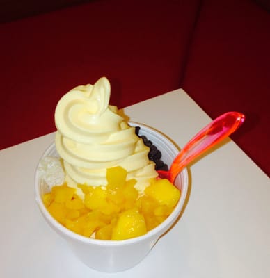 Bon Bon Berry Acai Bowl & Frozen Yogurt by null