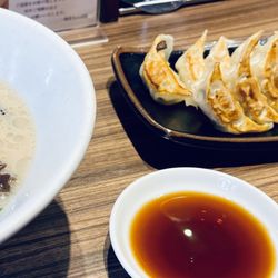 一風堂梅田店 - Dumplings (Goyza)