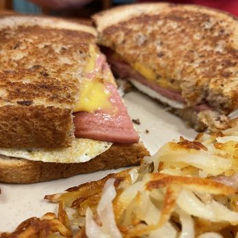Farmhouse Restaurant - Fried bologna sandwich - Soup Near Me - Belleview, Florida Farmhouse Restaurant - Fried bologna sandwich - Soup Near Me - Belleview, Florida
