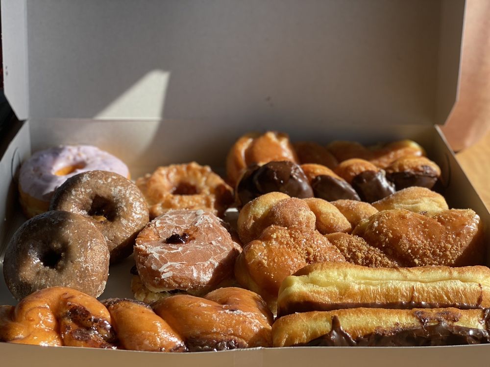 Glee Donuts & Burgers