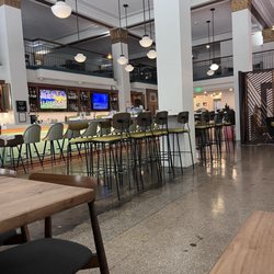 Sir Winston Wine Loft & Restaurant - Bar area