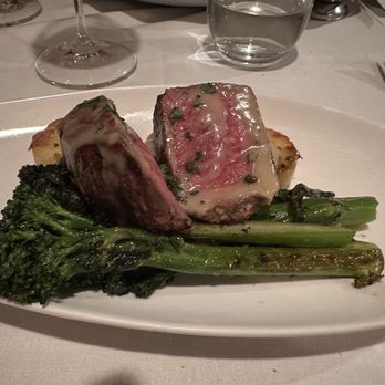 La Voile - Dinner Le Filet de Boeuf - French Near Me - Boston, Massachusetts