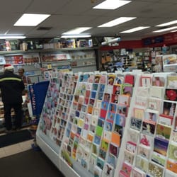 Tabatheque (La) - Greeting cards and looking towards front cashier