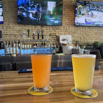 Happy Place Eatery - Cider and Beer - Burgers Near Me - Ventura, California Happy Place Eatery - Cider and Beer - Burgers Near Me - Ventura, California