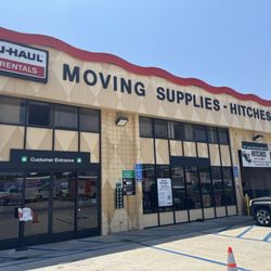 U-Haul - Northridge - The view from the parking lot