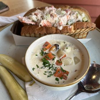 Salt Shaker Deli - Lobster roll and seafood chowder - Pizza Near Me - Lunenburg, Nova Scotia Salt Shaker Deli - Lobster roll and seafood chowder - Pizza Near Me - Lunenburg, Nova Scotia