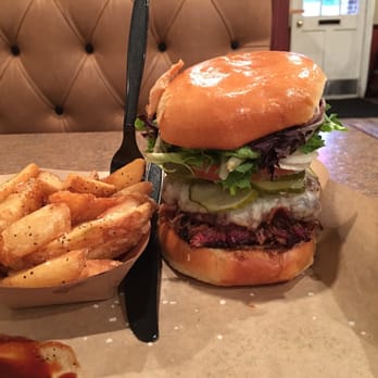Deep Run Roadhouse - BBQ Bison Burger - Barbeque Near Me - Richmond, Virginia
