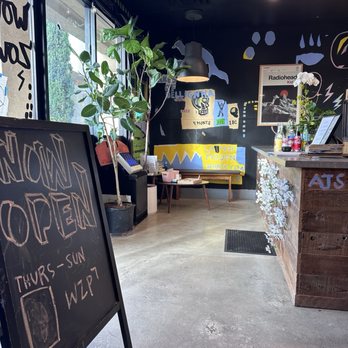 Wowee Zowee - Front area - Pizza Near Me - Tustin, California Wowee Zowee - Front area - Pizza Near Me - Tustin, California