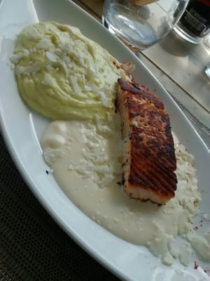 Le Poisson Rouge by null