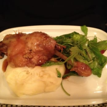 Le P'tit Troquet - Duck confit - French Near Me - Paris, 75 Le P'tit Troquet - Duck confit - French Near Me - Paris, 75