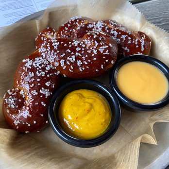 Brewfontaine - Pretzels with beer cheese and sweet pepper mustard - Pubs Near Me - Bellefontaine, Ohio