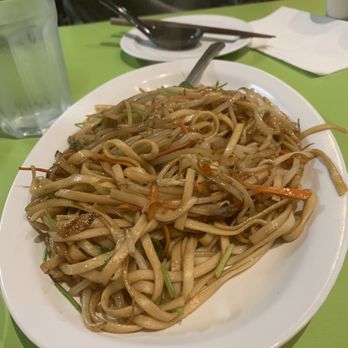 Ping's Dumpling House - Vegetable chow mein - Dim Sum Near Me - Seattle, Washington Ping's Dumpling House - Vegetable chow mein - Dim Sum Near Me - Seattle, Washington