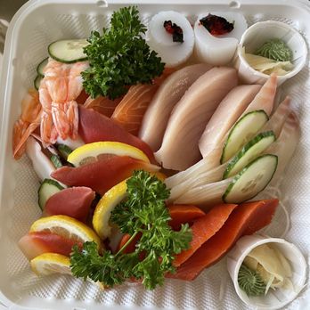 Sushi Karis - Sashimi deluxe - Japanese Near Me - Coquitlam, British Columbia