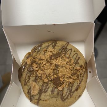 Crumbl - Dorchester - Bakeries Near Me - Dorchester, Massachusetts