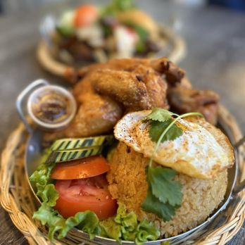 Saigon Oi - Fried chicken with red rice and egg - Vietnamese Near Me - Sacramento, California