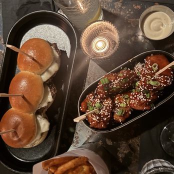 The Pearl Club - Sliders, double crunch chicken and fries - Lounges Near Me - Chicago, Illinois The Pearl Club - Sliders, double crunch chicken and fries - Lounges Near Me - Chicago, Illinois