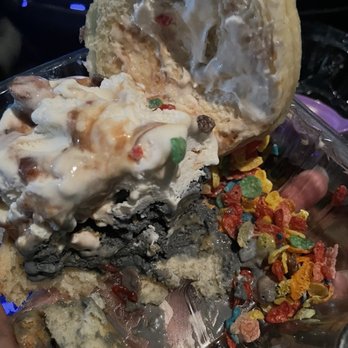 Sweet-Stack Creamery - Donuts Ice Cream with 2 Scoops - Desserts Near Me - Atlanta, Georgia Sweet-Stack Creamery - Donuts Ice Cream with 2 Scoops - Desserts Near Me - Atlanta, Georgia