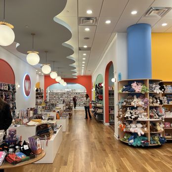 Hartford Prints - The store from the front. - Gift Shops Near Me - Hartford, Connecticut