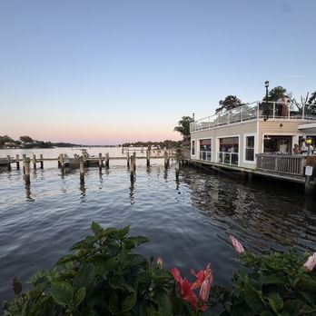 Mike's Bar & Crab House - Seafood Near Me - Riva, Maryland