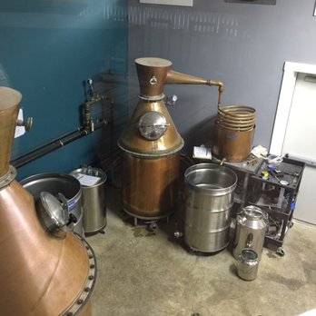 Wiggly Bridge Distillery - Distilleries Near Me - York, Maine