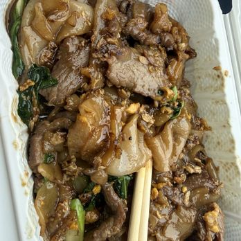 La Ong Thai Bistro - Pad See Ew Beef - Thai Near Me - Herndon, Virginia La Ong Thai Bistro - Pad See Ew Beef - Thai Near Me - Herndon, Virginia