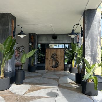 Mama Foo Foo - The front door - New American Near Me - Daytona Beach, Florida
