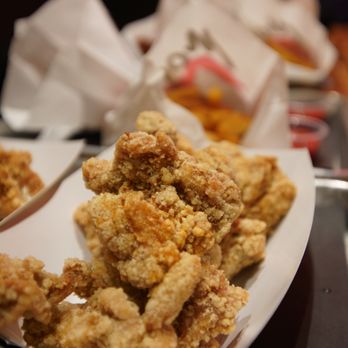 Monga Fried Chicken - a plate of fried chicken - Taiwanese Near Me - Toronto, Ontario
