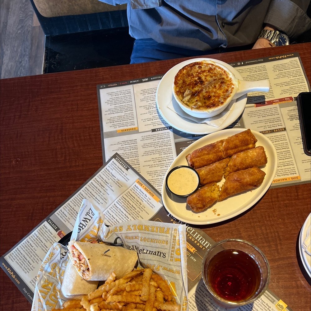 P.J. Whelihan's Pub + Restaurant - Bethlehem - Sports Bars Near Me - Bethlehem, Pennsylvania P.J. Whelihan's Pub + Restaurant - Bethlehem - Sports Bars Near Me - Bethlehem, Pennsylvania