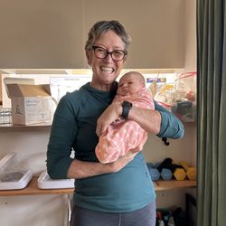 Lynzi Doula - Lynzi and our healthy baby boy, just after his first at-home bath!