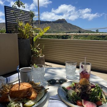 Deck. - Hawaiian Near Me - Honolulu, Hawaii Deck. - Hawaiian Near Me - Honolulu, Hawaii