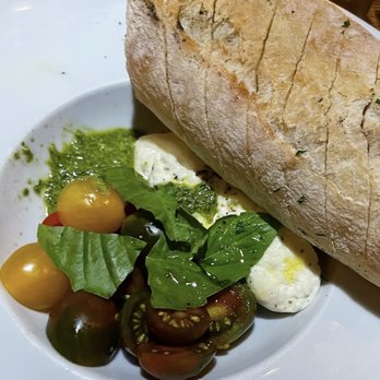 Bacari GDL - Burrata caprese - Mediterranean Near Me - Glendale, California Bacari GDL - Burrata caprese - Mediterranean Near Me - Glendale, California