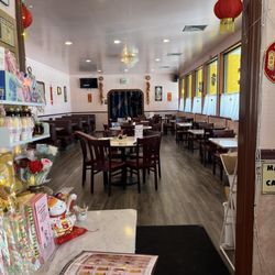 Wah Sing Chinese Restaurant - Eating area