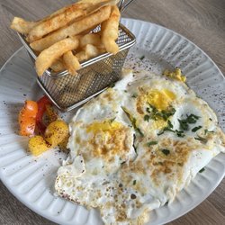 The Bloom Coffee - Sunny side up eggs (over medium)