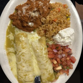 El Mariachi Mexican Restaurant - Enchiladas verdes - Mexican Near Me - Midland, Texas