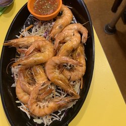 Suphas - Steamed prawns with chili sauce